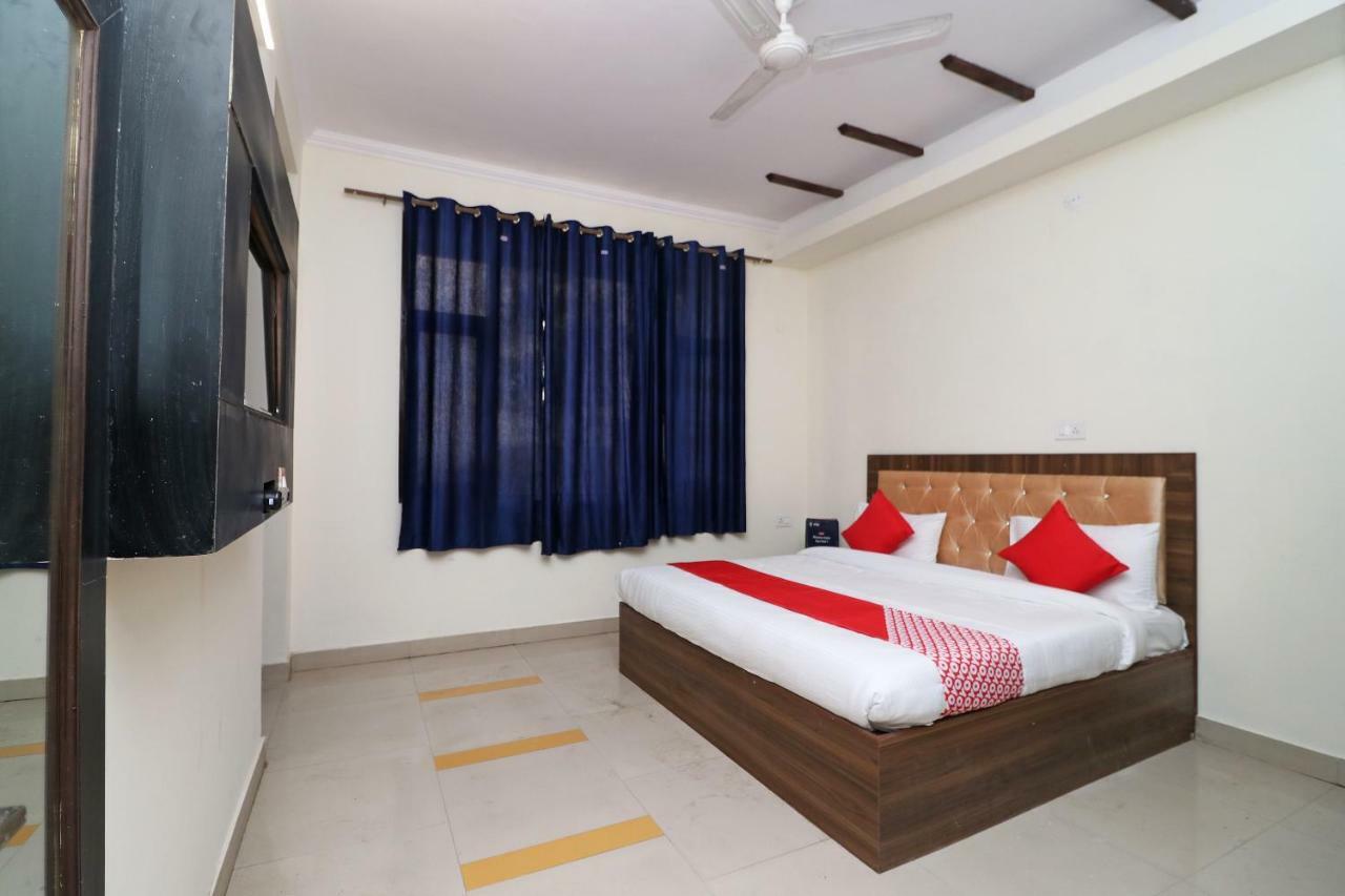 Oyo Flagship 28755 Hotel 9 Palm Rajpur Exterior photo